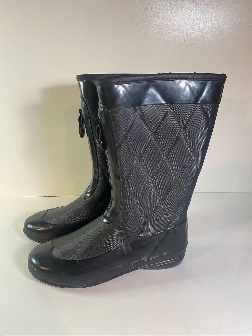 Sporto Luxe Tribeca Quilted Front Zipper Rain Boot Size 8